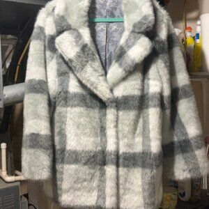 SOFT SURROUNDINGS WOMENS XL PLAID PRINT GRAY FAUX FUR JACKET